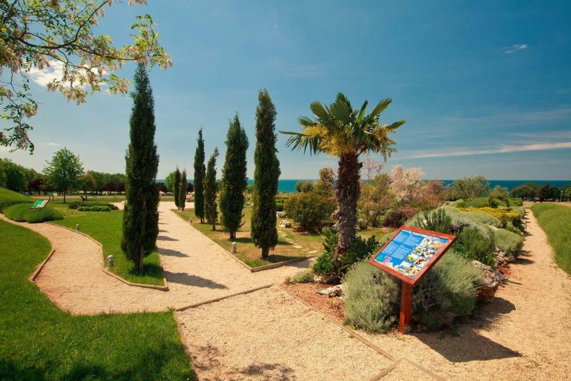 Panorama Mobile Homes In Camping Park Umag Eksteriør bilde